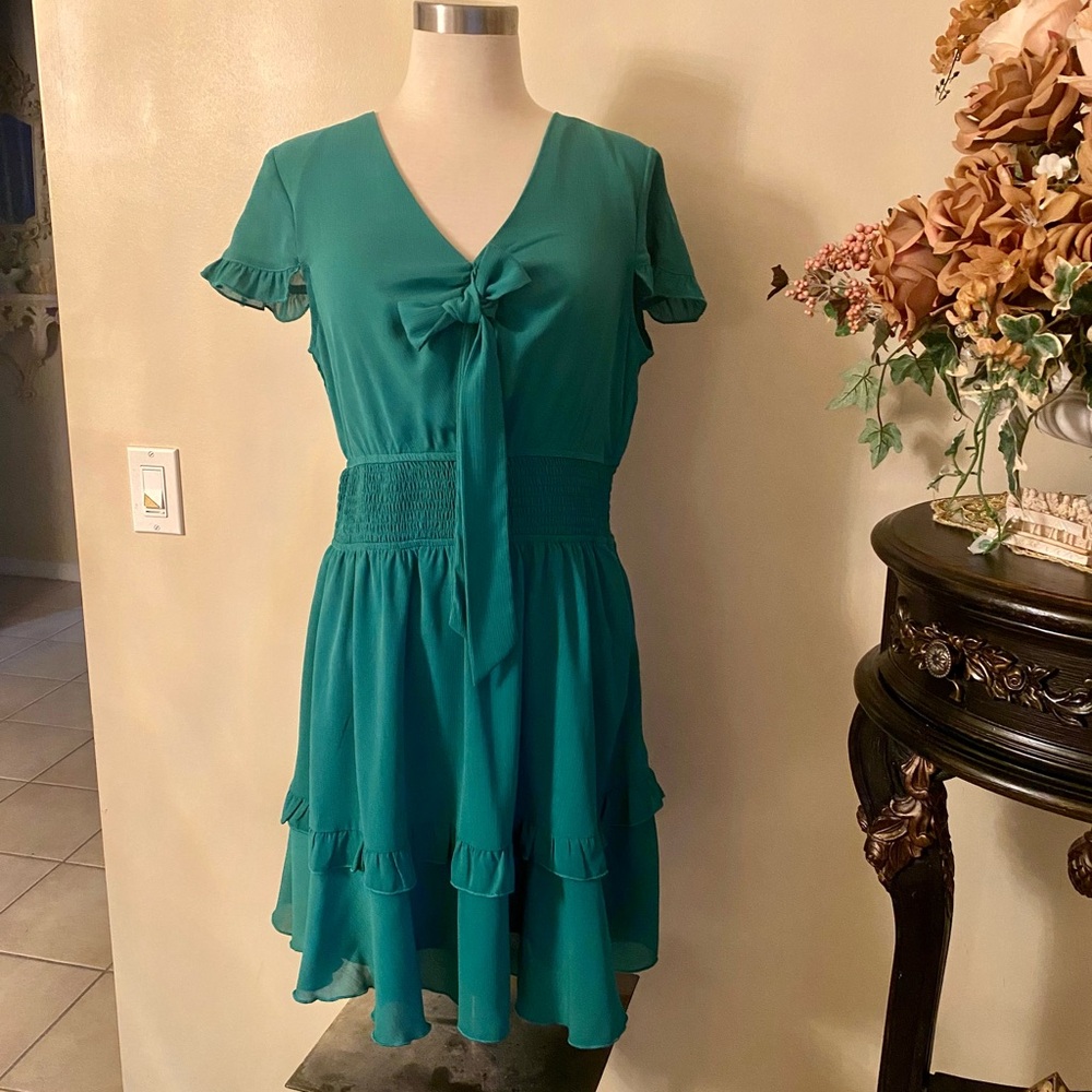 Green Short Sleeve Dress medium
